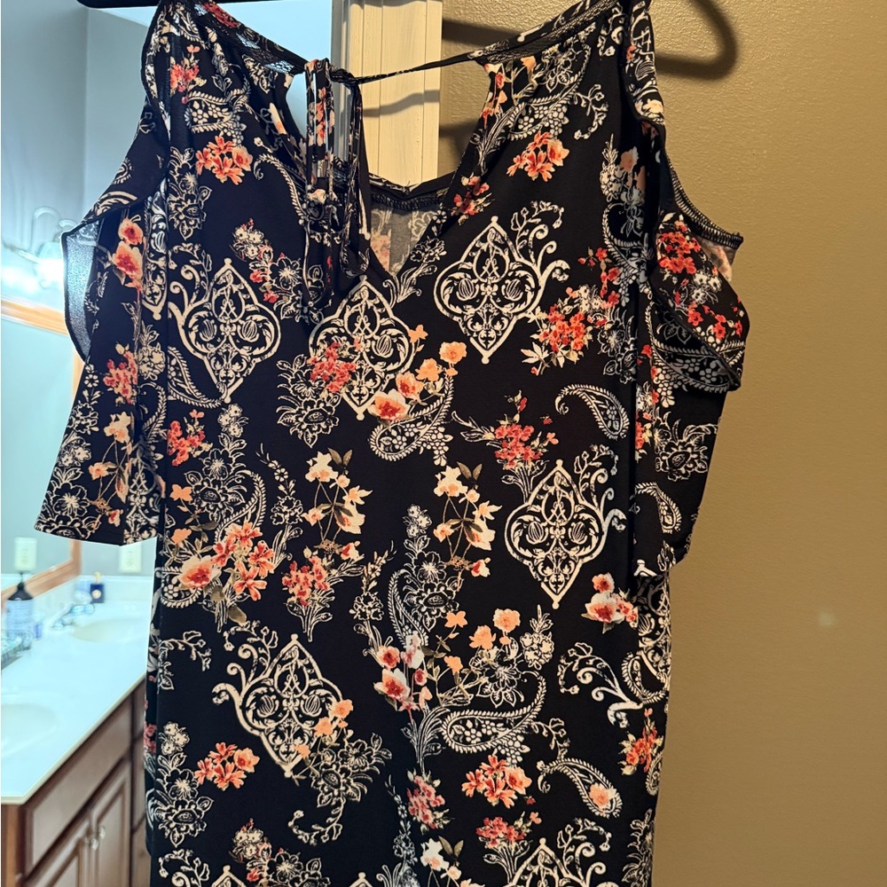 White House Black Market Floral Top